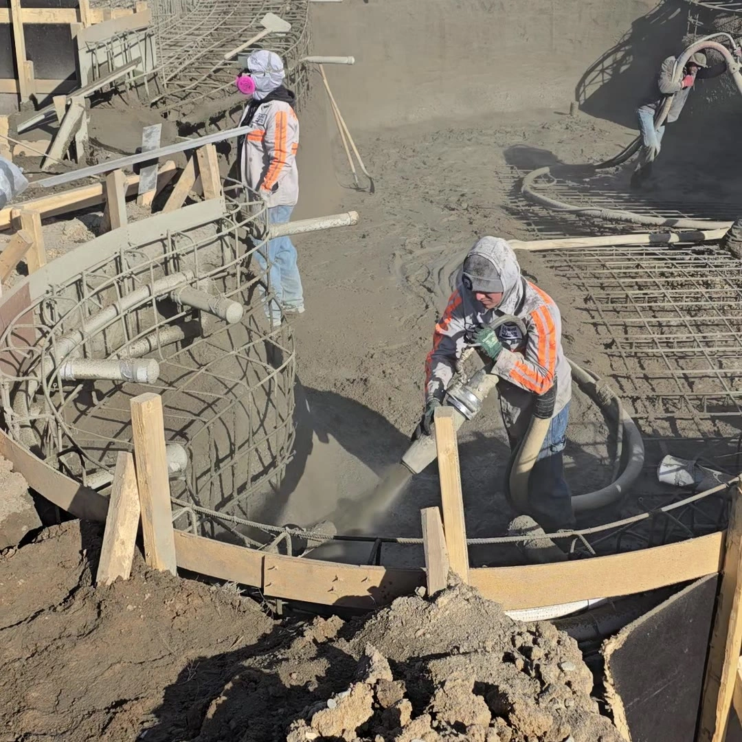 Applying Gunite — image 2